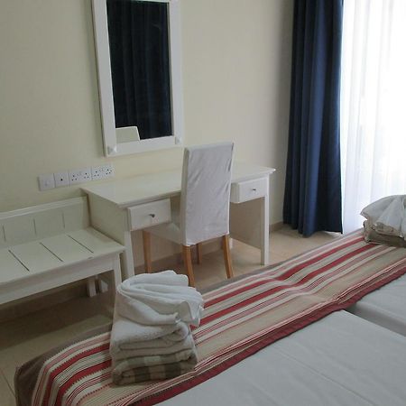 Royal Blue Hotel & Spa Geroskipou 外观 照片