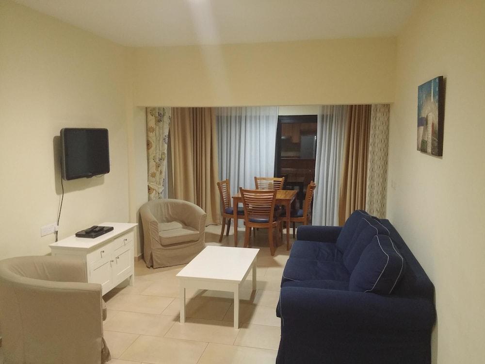 Royal Blue Hotel & Spa Geroskipou 外观 照片