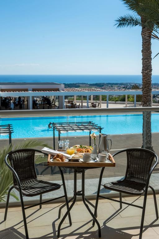 Royal Blue Hotel & Spa Geroskipou 外观 照片