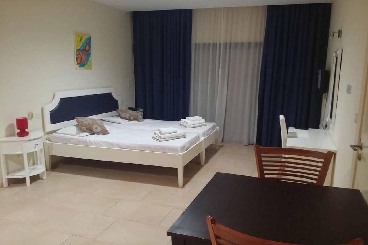 Royal Blue Hotel & Spa Geroskipou 外观 照片